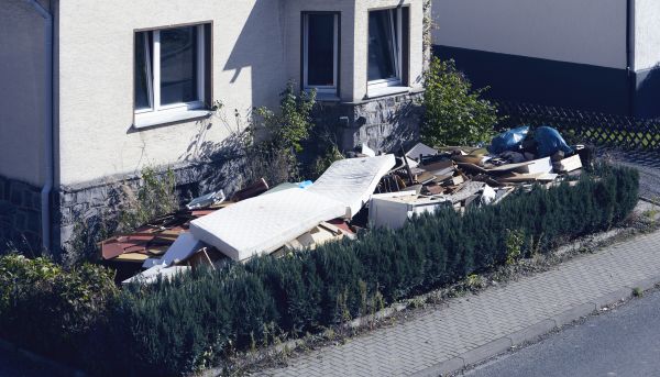 Yard Junk Removal in Sterling